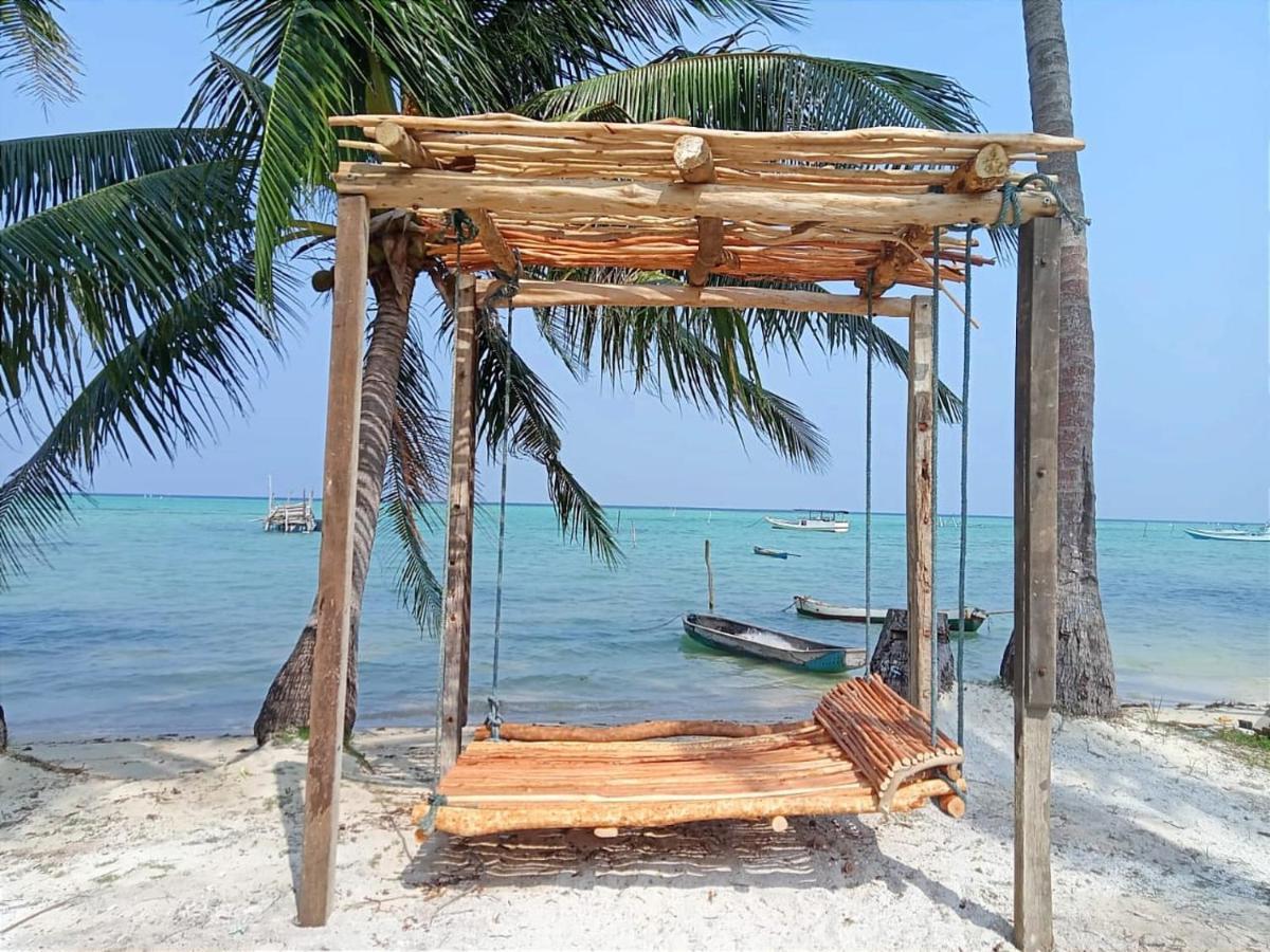 Eco Casa Hotel Karimunjawa Eksteriør billede