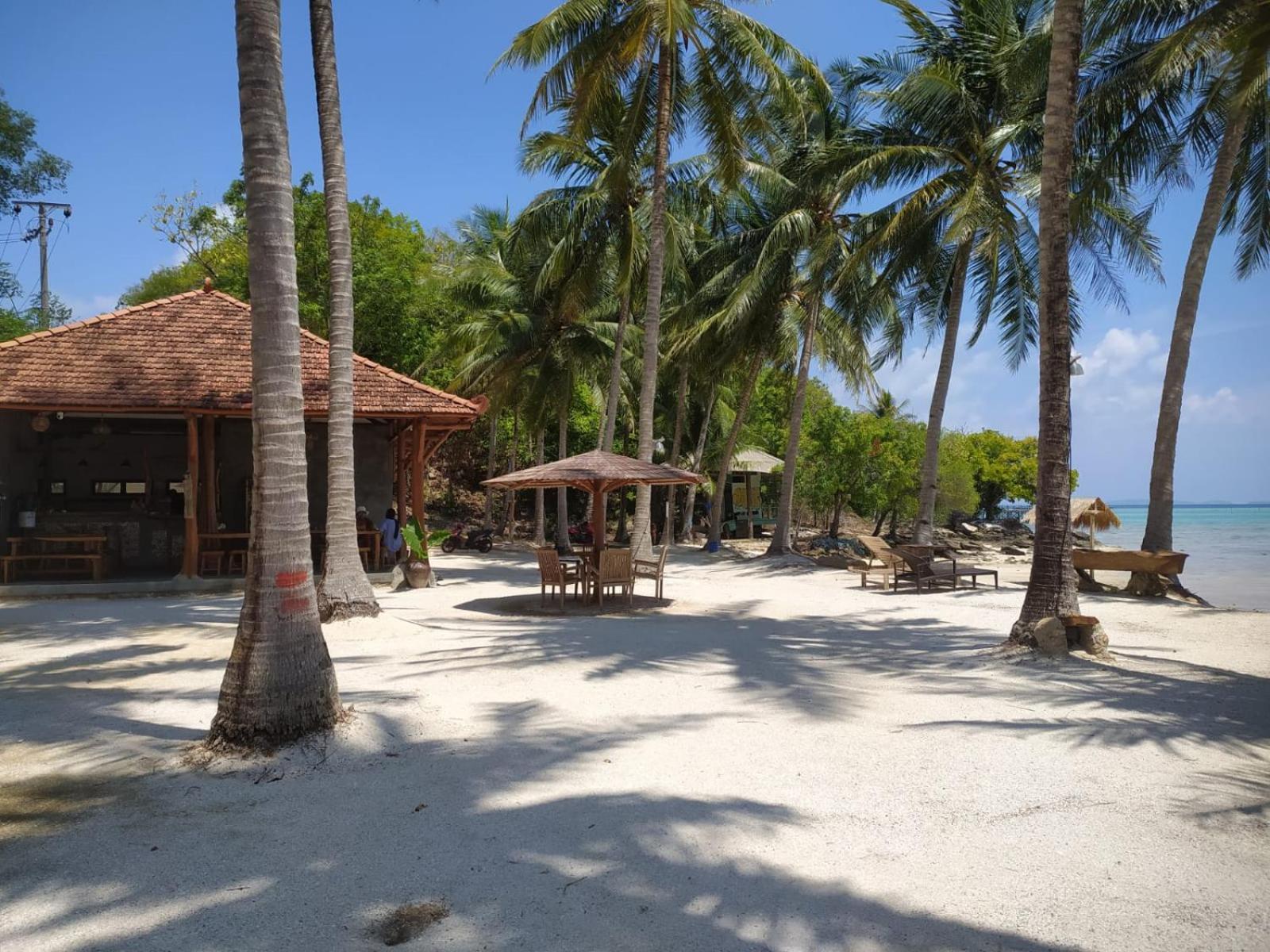 Eco Casa Hotel Karimunjawa Eksteriør billede