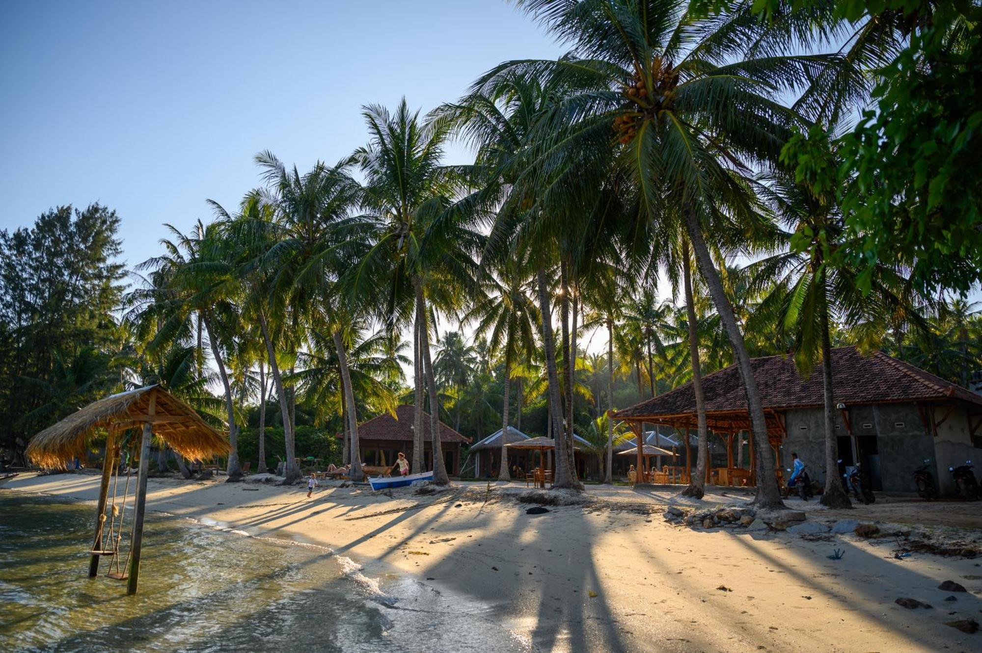 Eco Casa Hotel Karimunjawa Eksteriør billede