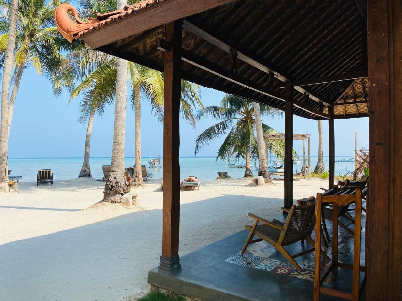 Eco Casa Hotel Karimunjawa Eksteriør billede