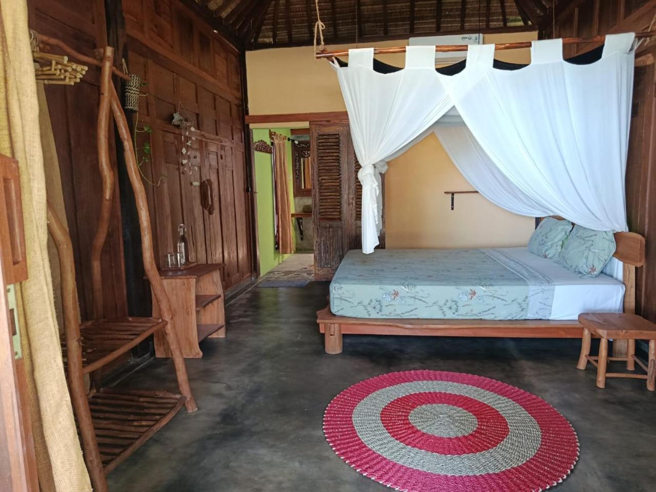 Eco Casa Hotel Karimunjawa Eksteriør billede